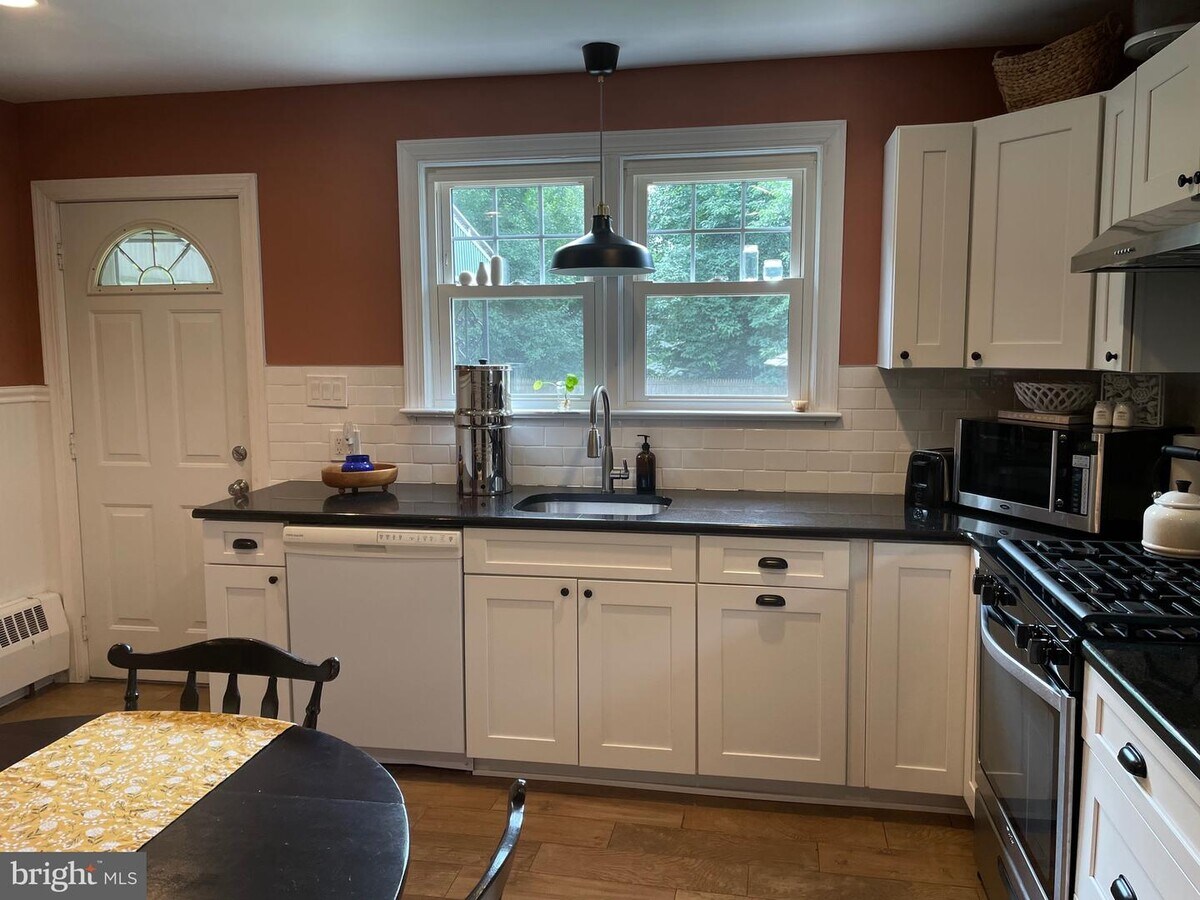 Traditional Kitchen Remodel by Salerno Remodeling — Project 1 project photo